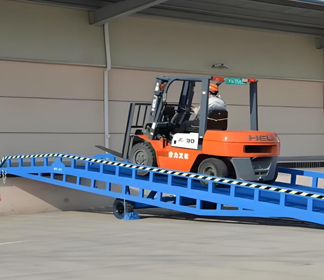 扬州移动式卸货平台（叉车用）